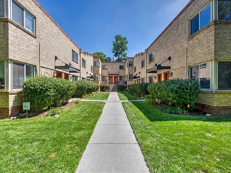 1330 Josephine St — Photo 11