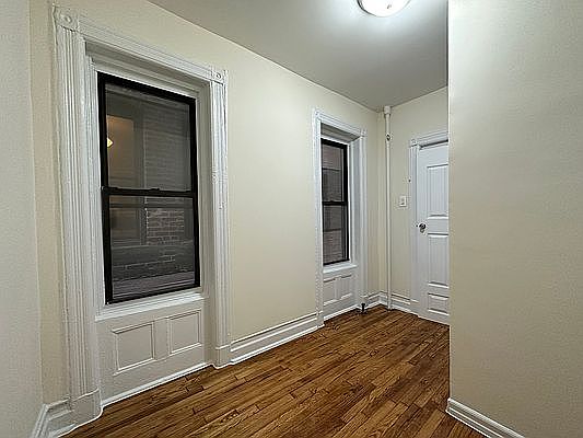 4th image of 162 W 4th St APT 12