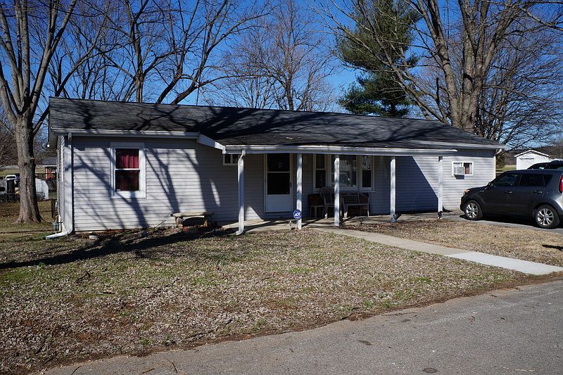 1st image of 313 N 2nd St