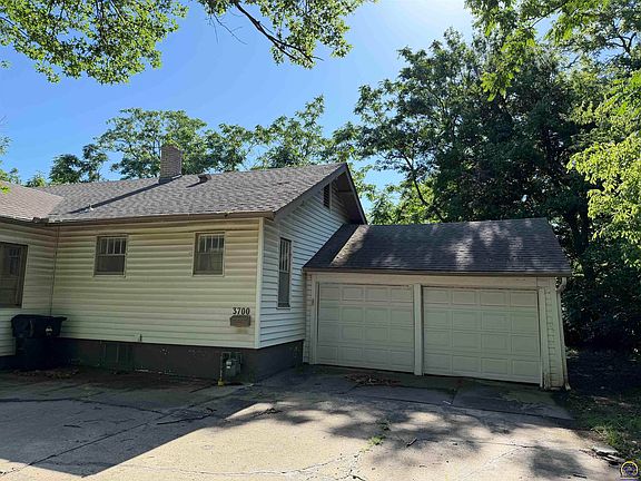 2nd image of 3700 SW 10th Ave