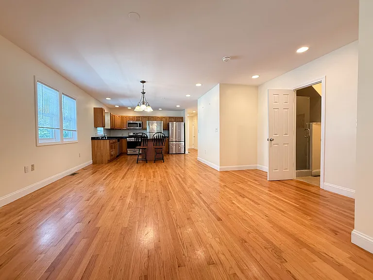 17 Tremlett St #1 — Photo 17