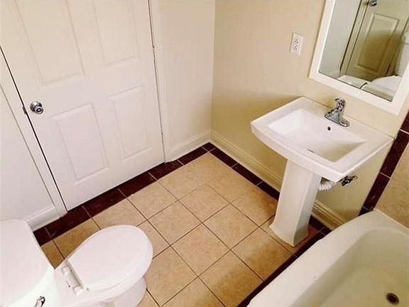 5th image of 604 Clare Ct