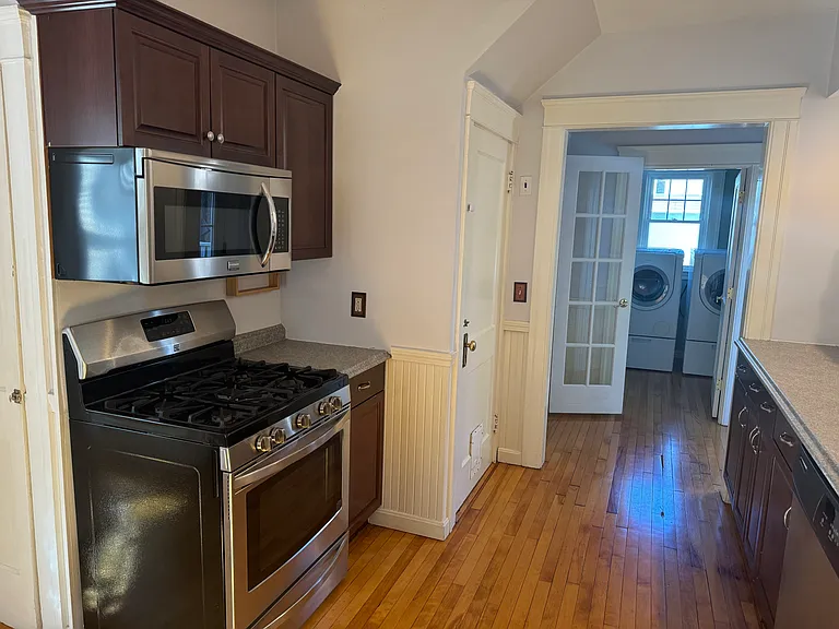 56 Granville Ave — Photo 7