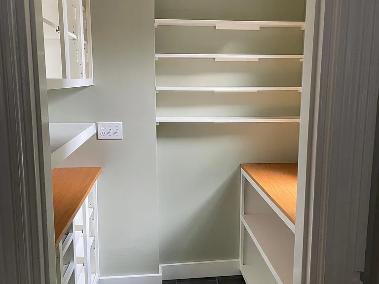Kitchen pantry