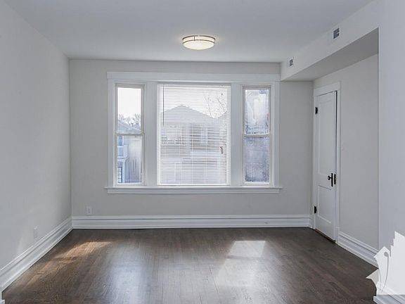 2nd image of 1940 W Oakdale Ave APT 2A