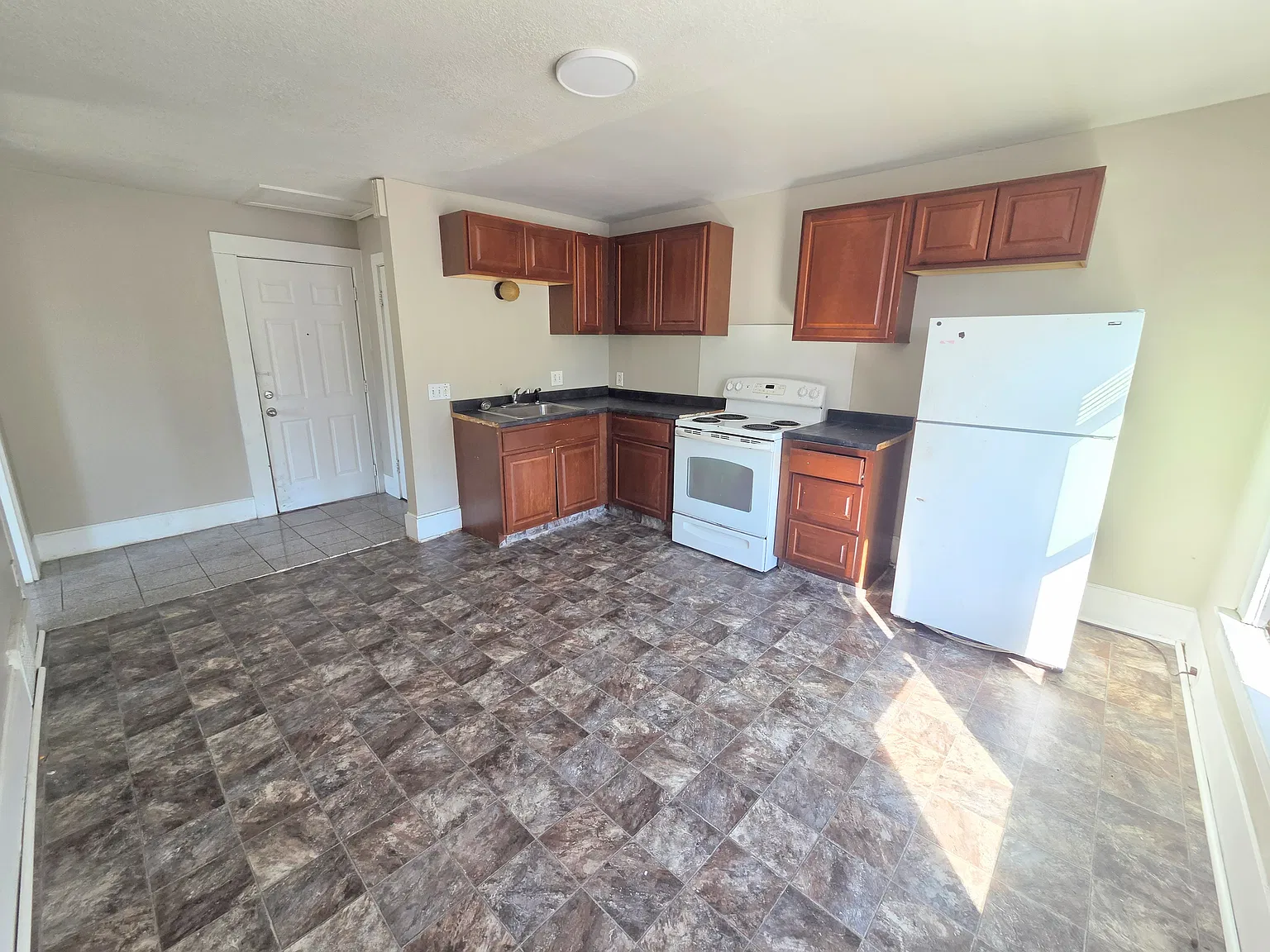 1 bed, 850 sqft, $750 — Photo 2