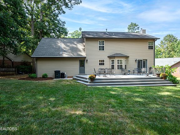 5th image of 464 Timbercreek Dr