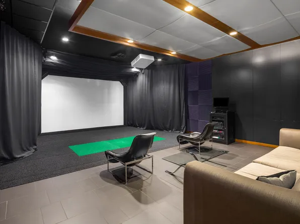 460 West 42nd Street image 10 of 17