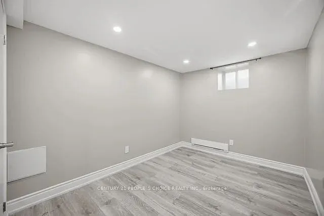 249 Burnhamthorpe Rd #-LOWER — Photo 6