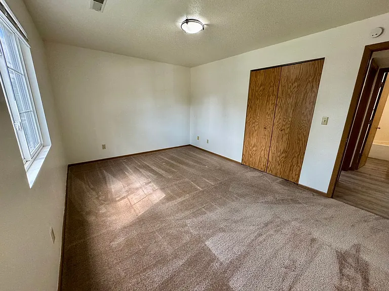 156 W Side Dr — Photo 10