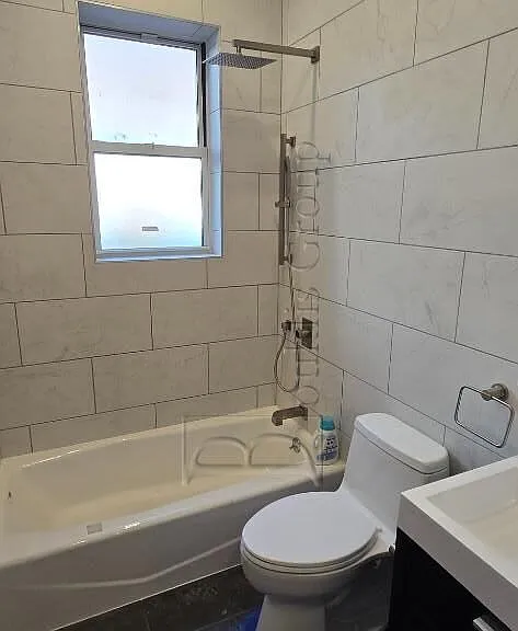 3627 Corlear Ave #1R — Photo 2