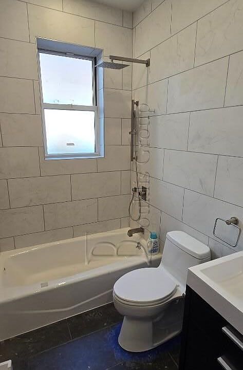 2nd image of 3627 Corlear Ave APT 1R