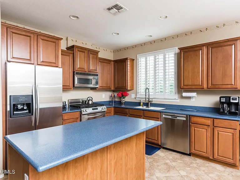 8408 W Midway Ave — Photo 16