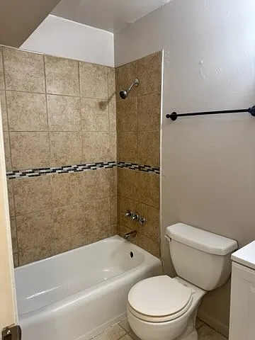 3632 S King Dr — Photo 16