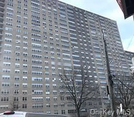 Sold by Douglas Elliman | media 24