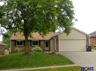 817 W Burt Dr, Lincoln, NE 68521