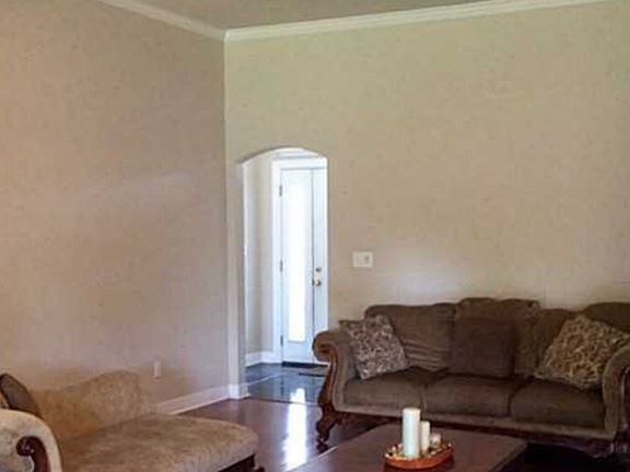 2nd image of 319 Gaston Ln