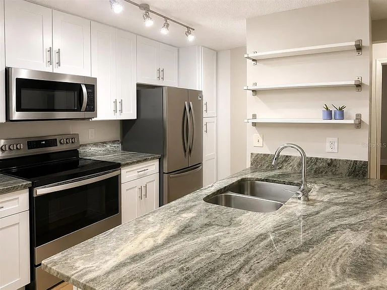 956 Salt Pond Pl #204 — Photo 5