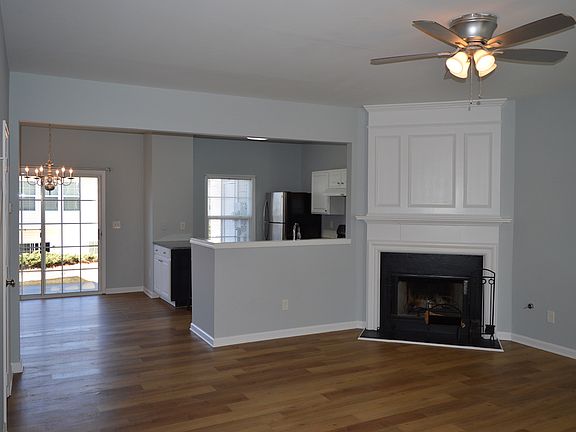 2nd image of 913 Prestwyck Ct #1