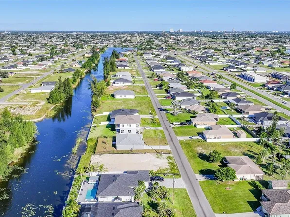 31 NE 8th Terrace Cpe, Coral, FL 33909