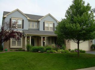 1537 Lilac Dr, Crystal Lake, IL 60014