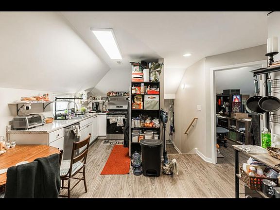 3rd image of 250 Mason Ct #2