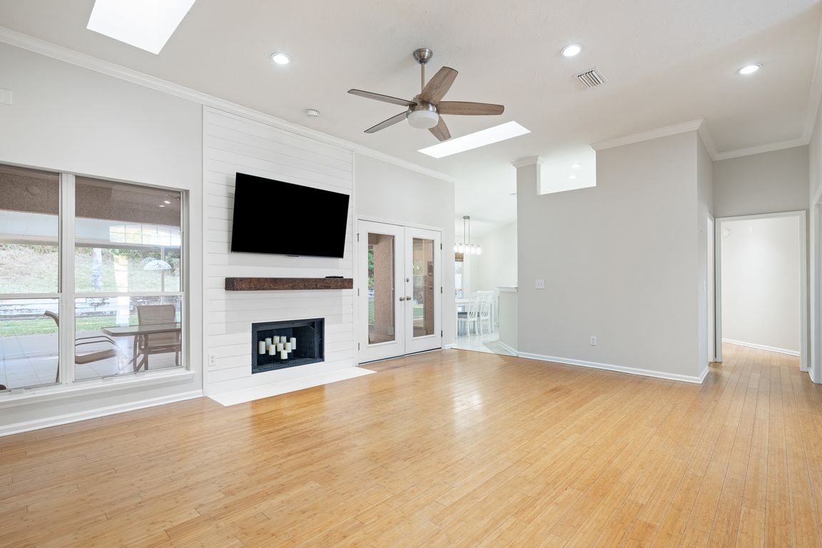 next background image