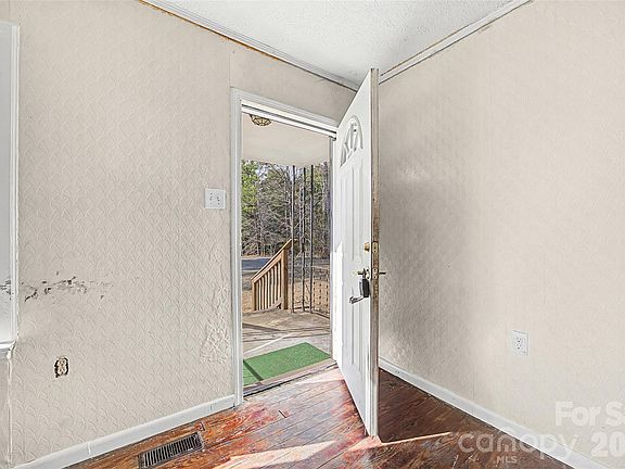 5th image of 2791 Sturgis Rd