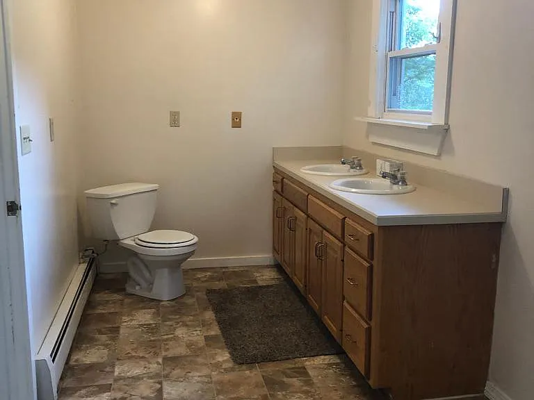 1002 Stafford Rd — Photo 12