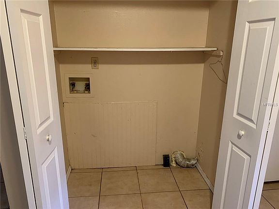 3rd image of 810 Columbia Ave APT A