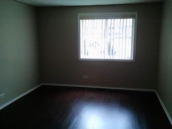 5th image of 1103 Mercury Dr Unit 1B