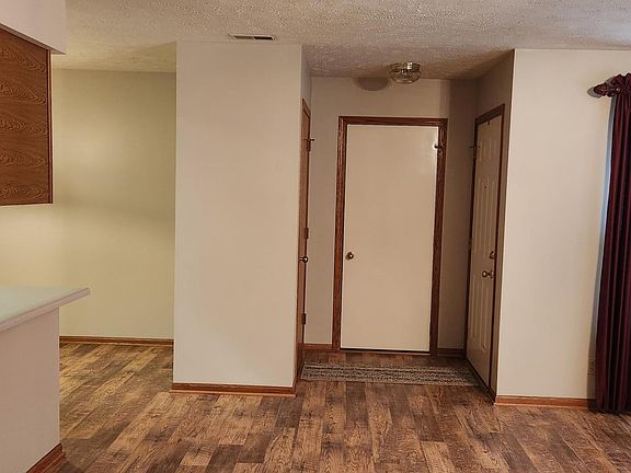5th image of 501 Lamont Cir