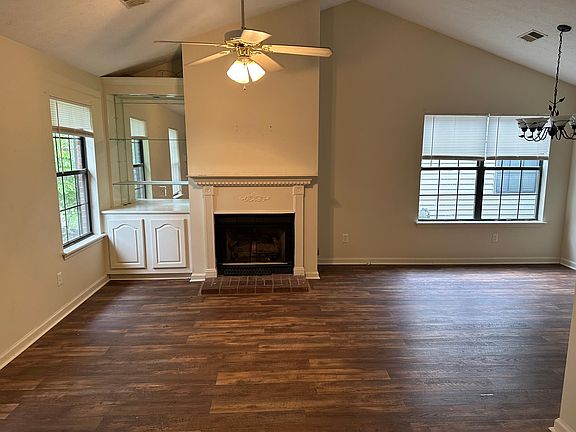 2nd image of 284 Pleasant Pointe Dr