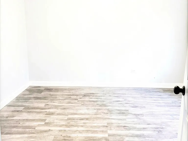 14305 Irving Ave #1 — Photo 5