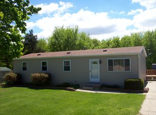 1757 Van Geisen Rd, Caro, MI 48723