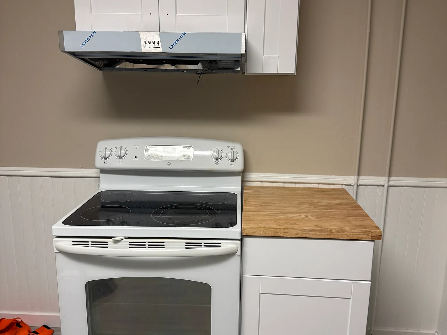 3 bed, 1100 sqft, $1,300 — Photo 1