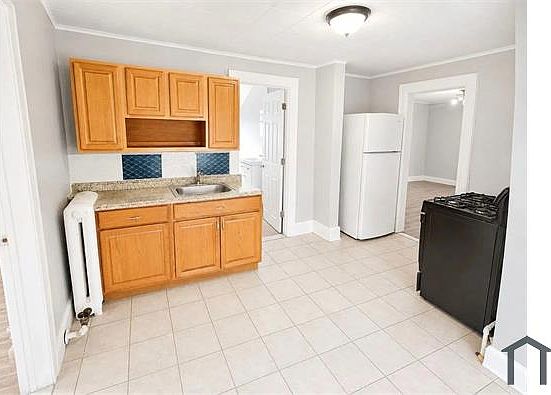 1st image of 117 4th Ave APT 3