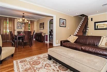 3rd image of 28 Oakdale Ave