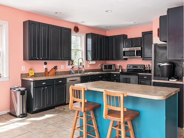 1097 Underwood Rd — Photo 14