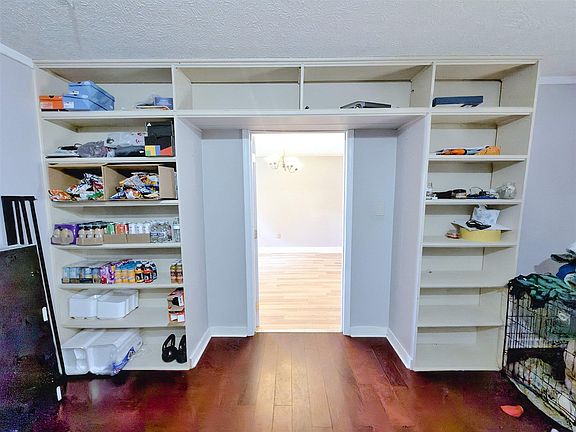 5th image of 2207 Cool Springs Rd