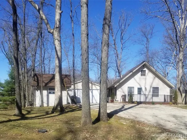 8774 E Chinquapin Ave, Effingham, IL 62401