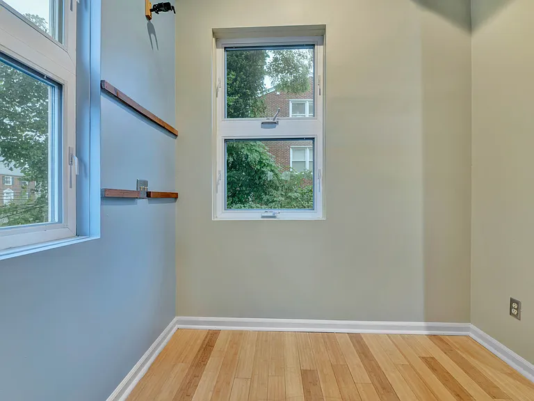 3051 N St SE — Photo 9