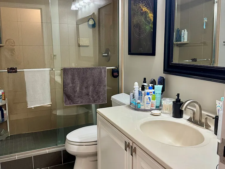 111 W Maple St #1501 — Photo 5