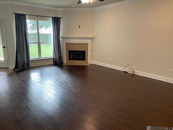 4th image of 41125 Merrimac Dr