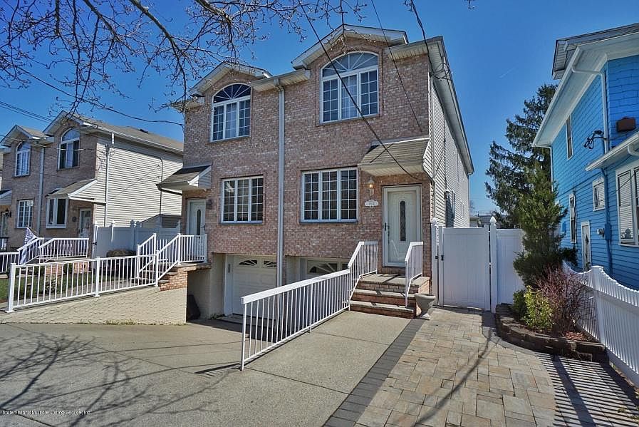 1st image of 139B Sharrott Ave #B