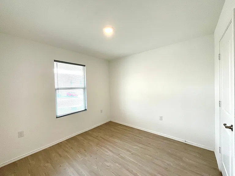 615 Bean Bnd — Photo 7