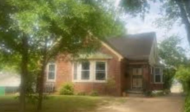 1st image of 4547 E 139th St