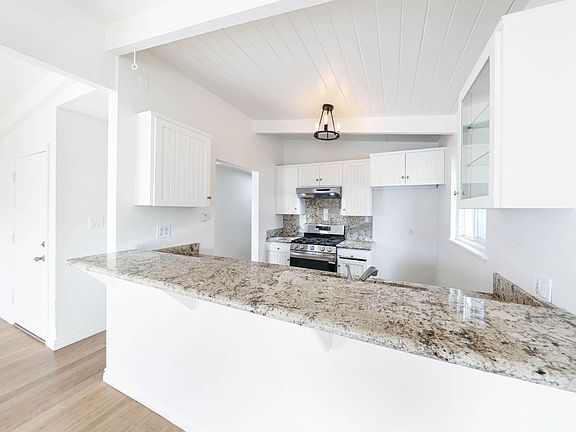 5th image of 108 Olive St Unit B