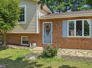 7246 Pommel Dr, Sykesville, MD 21784