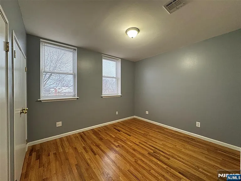610 Devon St — Photo 31